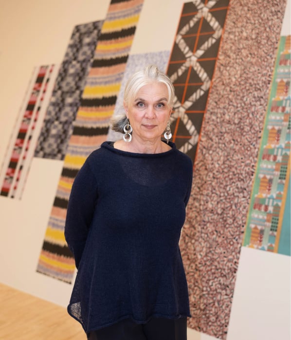 Sabine Fellner in der Ausstellung Wiener Moderne